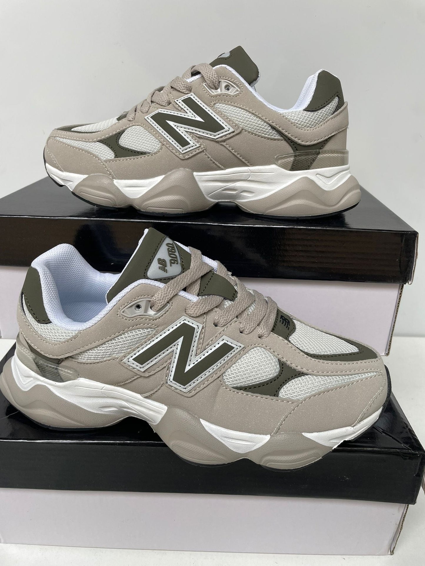 NEW BALANCE 9060